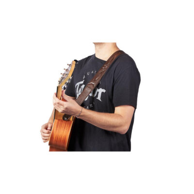 ⁦רצועה לגיטרה דמוי עור חום שוקולד טיילור Taylor Strap 4200-20 ,Vegan Leather Strap⁩ – תמונה ⁦3⁩