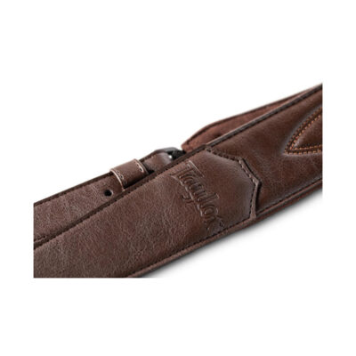 ⁦רצועה לגיטרה דמוי עור חום שוקולד טיילור Taylor Strap 4200-20 ,Vegan Leather Strap⁩ – תמונה ⁦5⁩