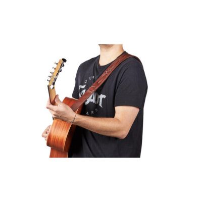 ⁦רצועה לגיטרה דמוי עור חום טיילור Taylor Strap 4201-20 ,Vegan Leather Strap⁩ – תמונה ⁦3⁩